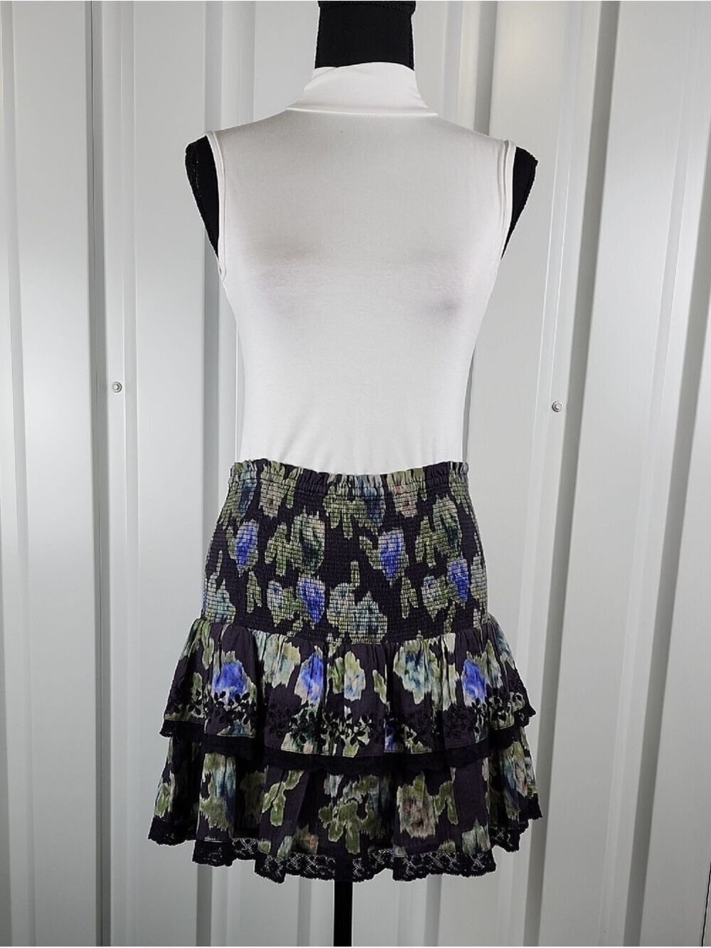 LoveShackFancy Floral Ruffle Tiered Smocked Mini Skirt Black Blue Green Sz Large